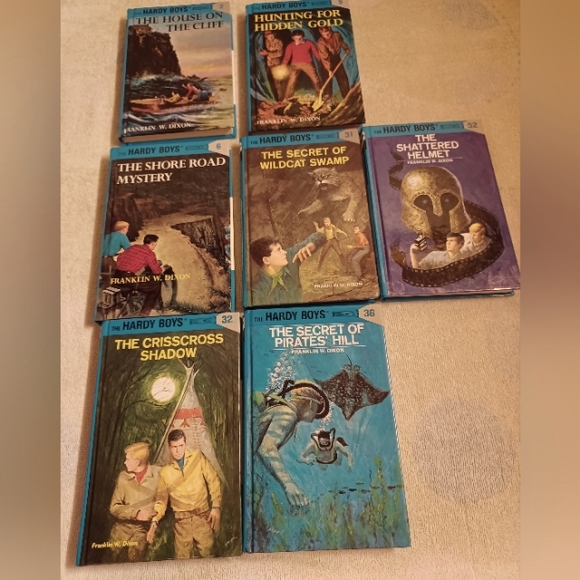 The Hardy Boys-Bundle Of 7 Books- Published Early To Mid 2000's - Picture 1 of 10